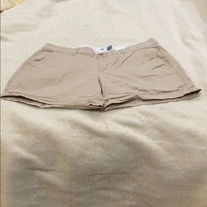 OLD NAVY SHORTS SIZE 12
